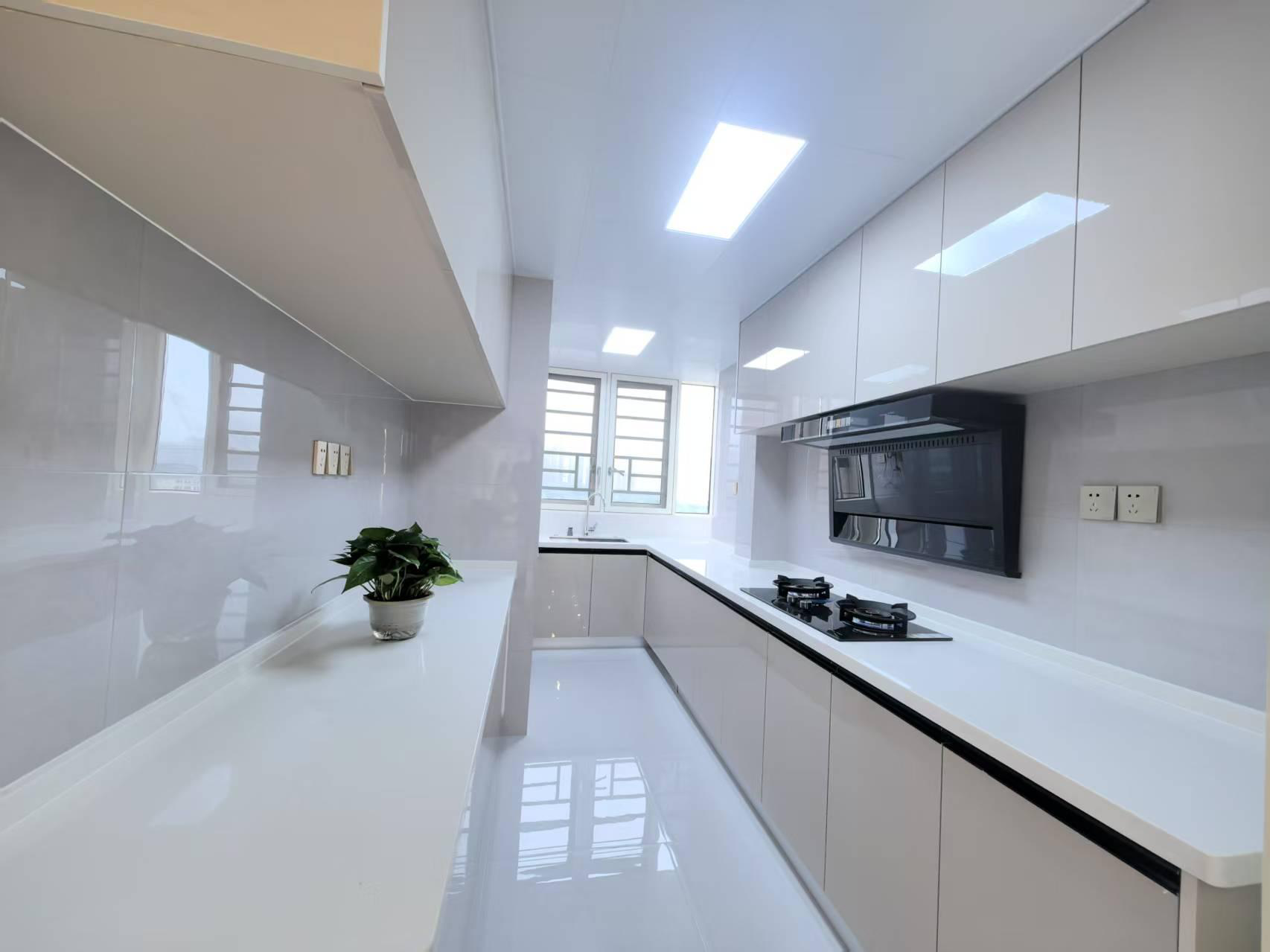 御湖世家3室2厅2卫全新精装修134平79万优价出售