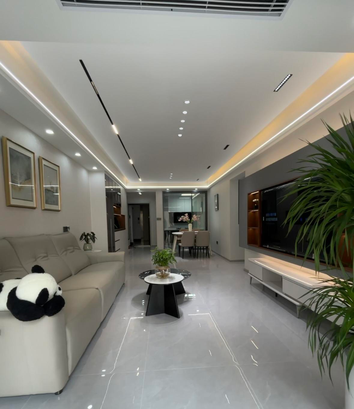 御湖世家3室2厅2卫全新精装修两证全满2年优价出售！