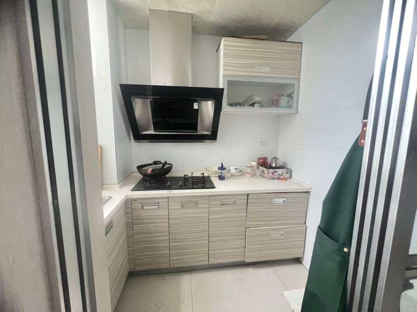 阳光田园国际电梯房电梯房3室2厅精装修拎包即住优价出售