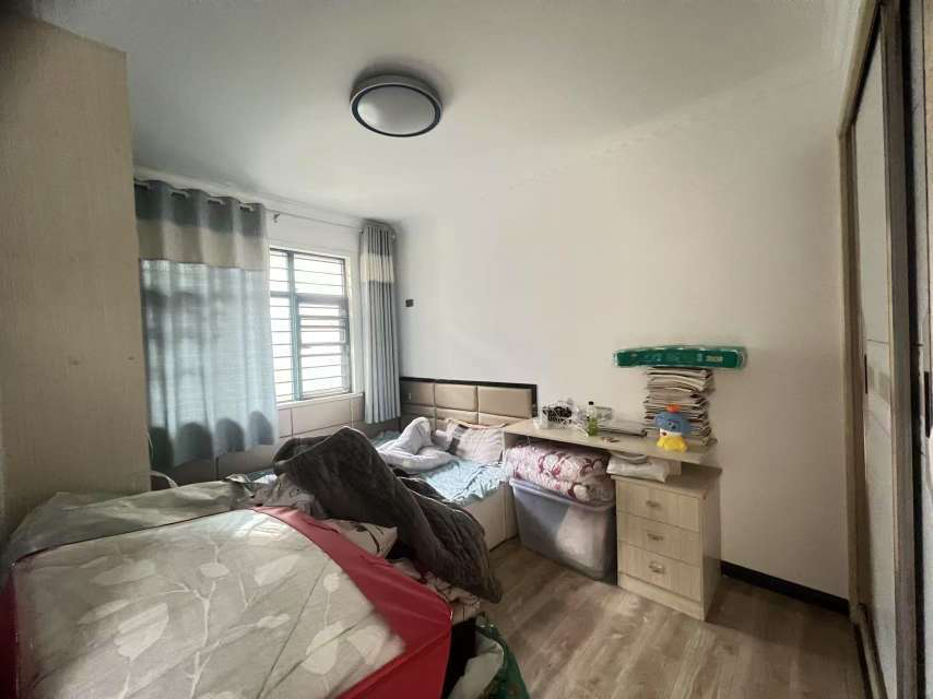 新城壹号洋房3室2厅1卫精装修优价出售！