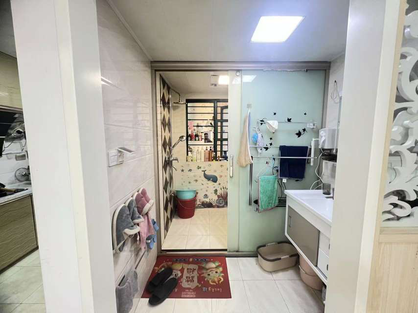 新城壹号洋房3室2厅1卫精装修优价出售！