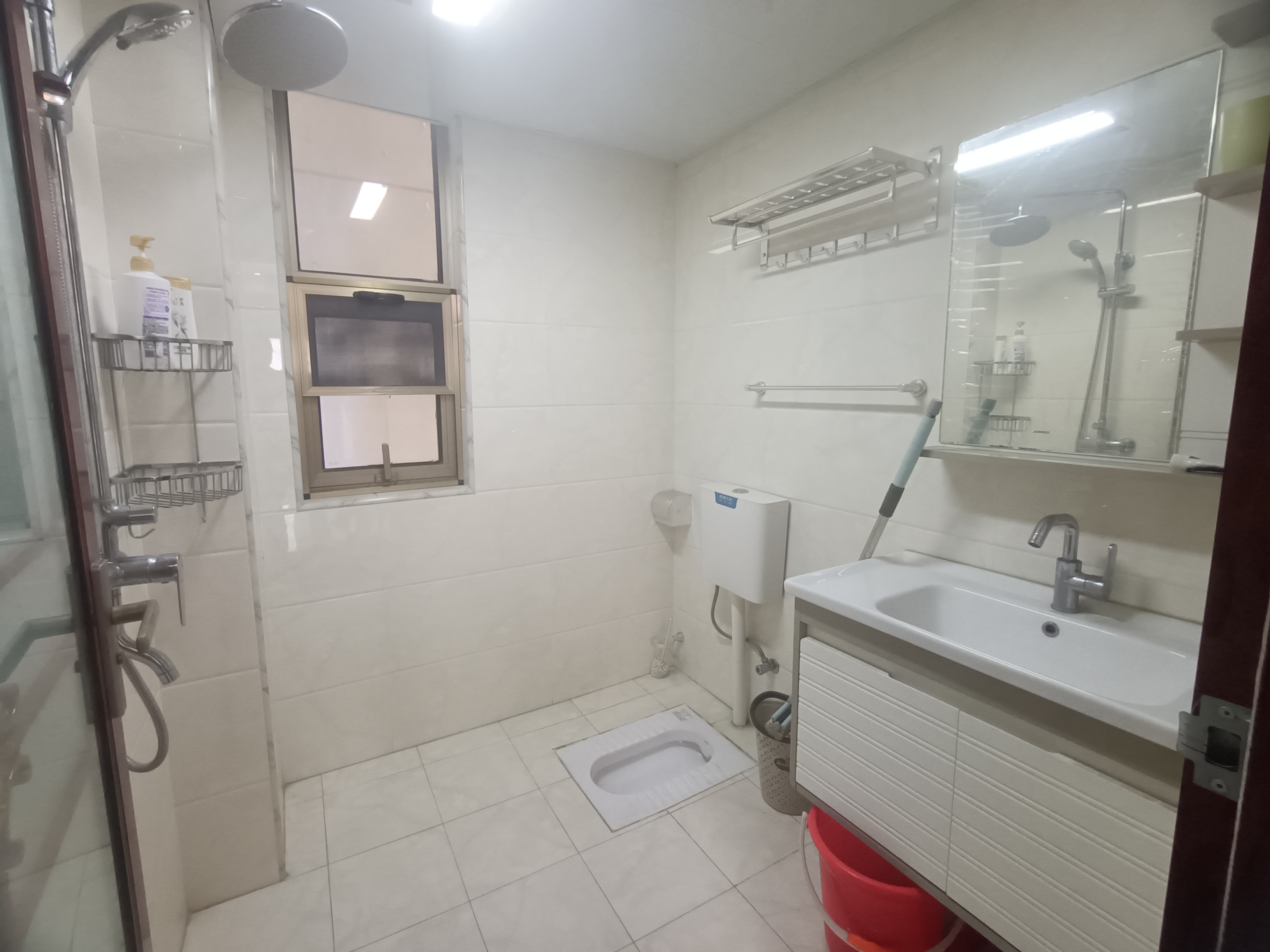 锦绣江山3室2厅精装修保养完好优价出售！产证满5年维一