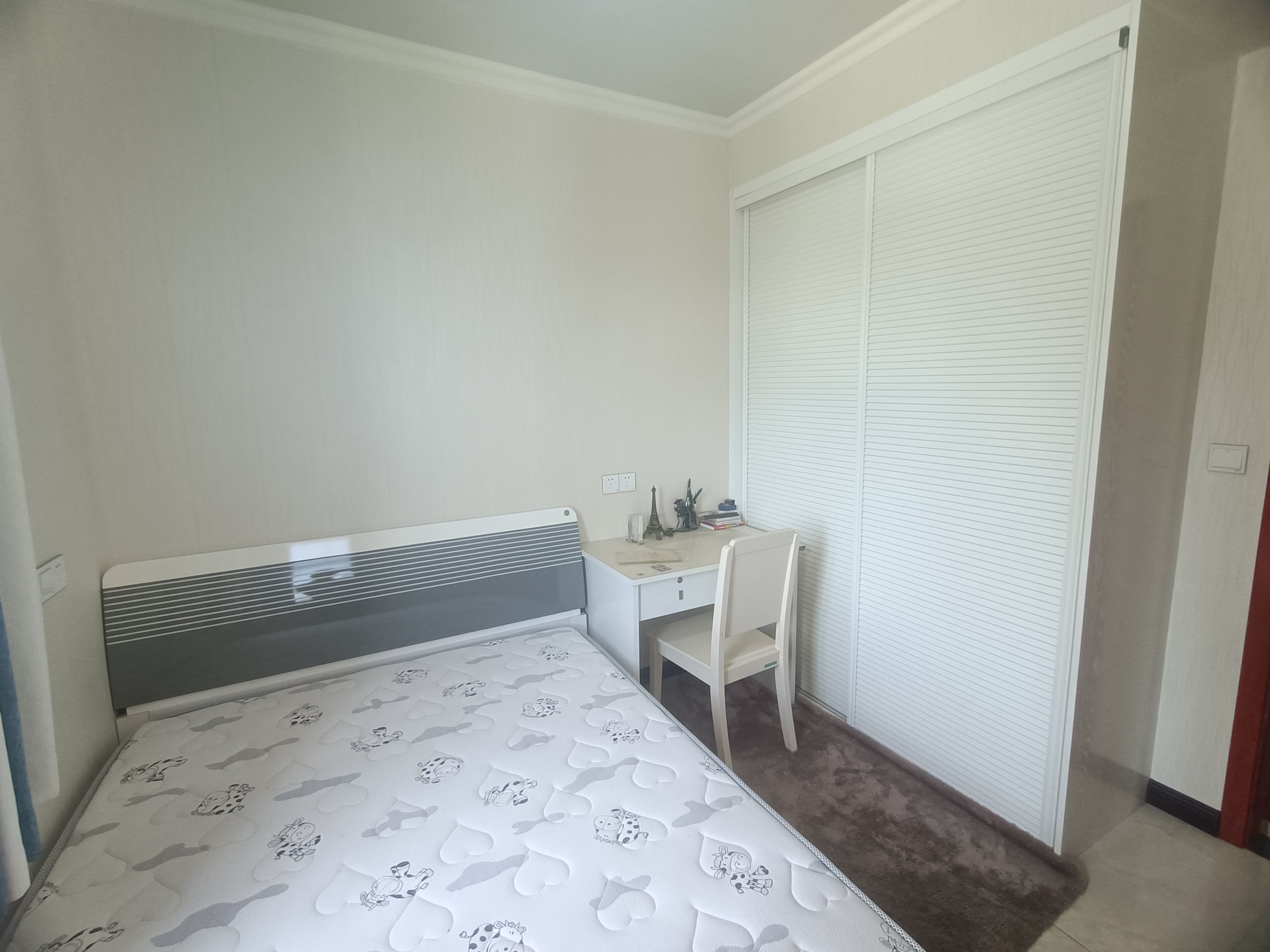 锦绣江山3室2厅精装修保养完好优价出售！产证满5年维一