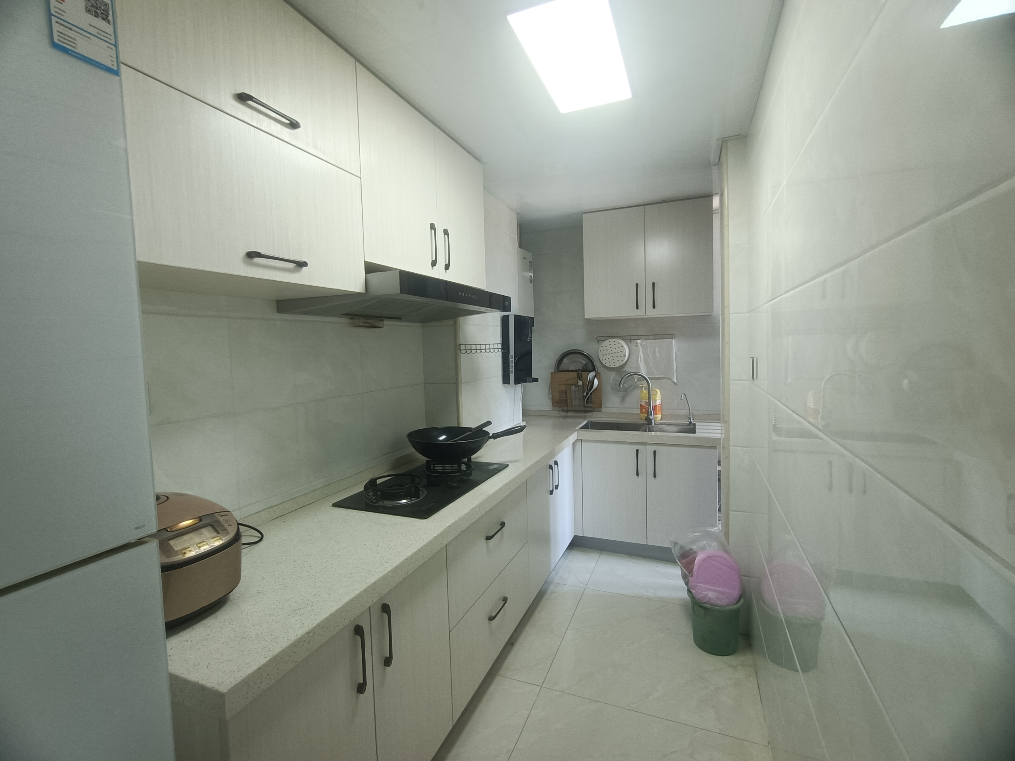 锦绣江山3室2厅精装修保养完好优价出售！产证满5年维一