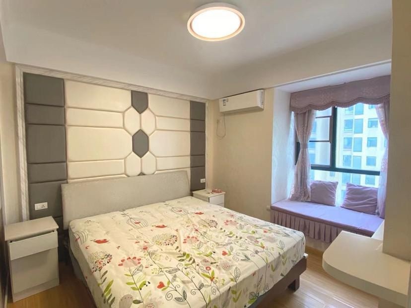 新城壹号3室2厅精装修优价出租！