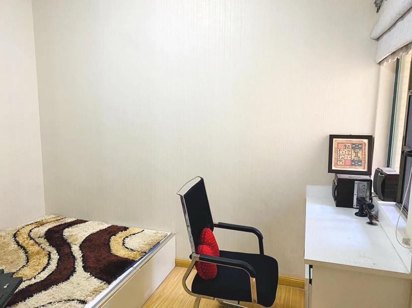 新城壹号3室2厅精装修优价出租！