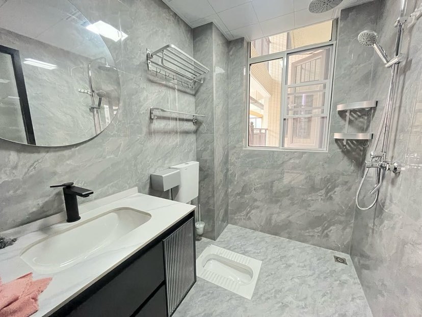 沔阳天泽园2室2厅1卫全新精装修家具家电全配，优价出租！