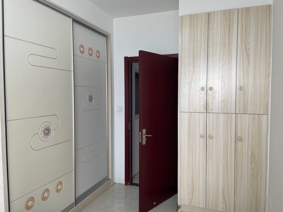 漫城林语2室2厅1卫 1阳  精装修家具家电全配 优价出租！