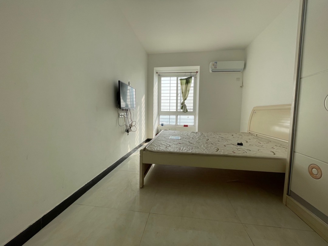 漫城林语2室2厅1卫1阳精装修家具家电全配优价出租！