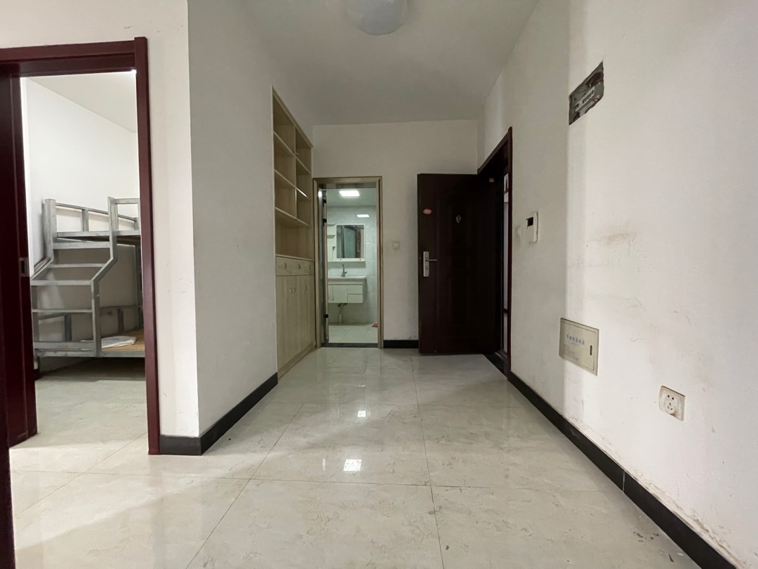 漫城林语2室2厅1卫1阳精装修家具家电全配优价出租！