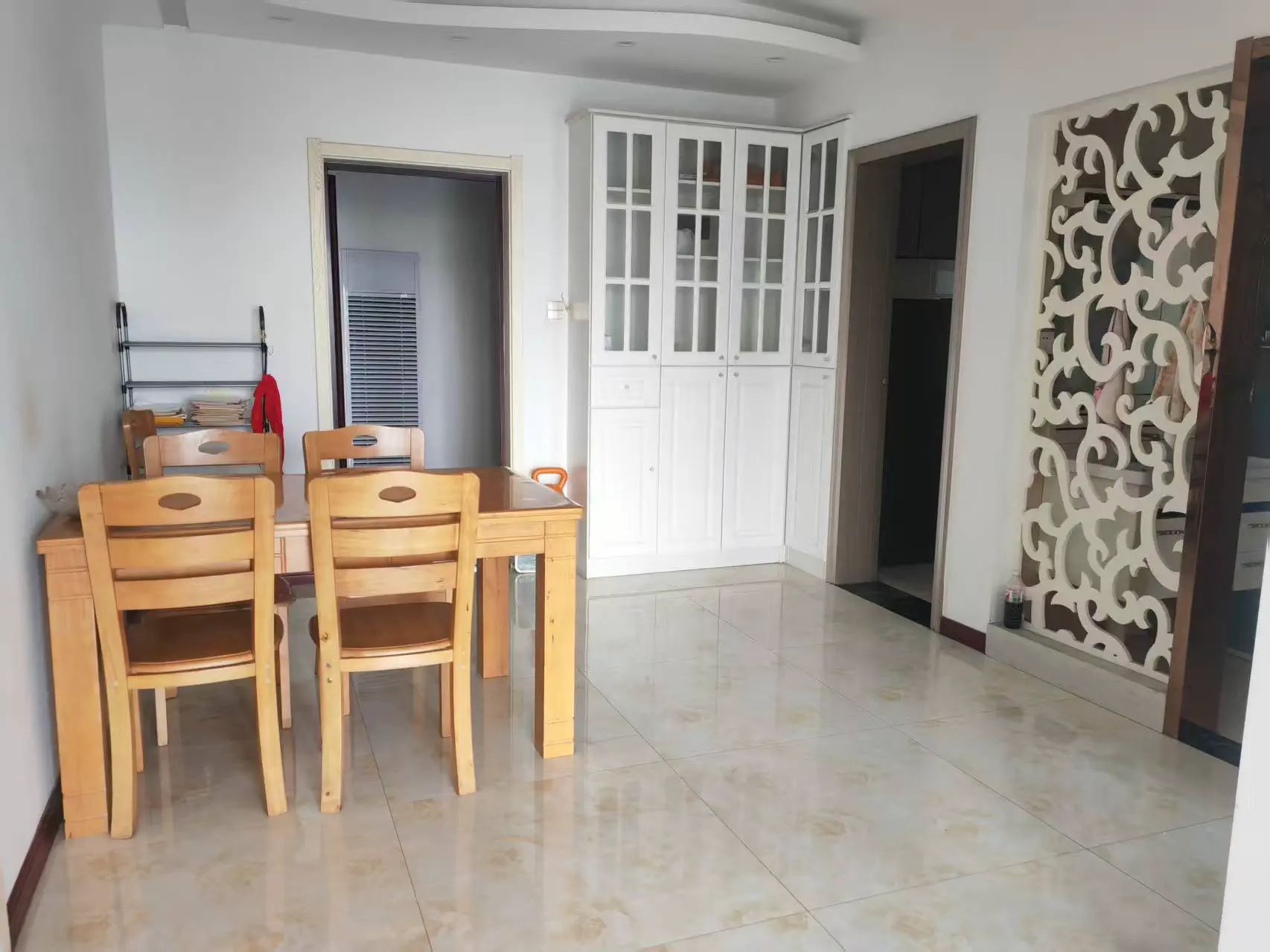 一中对面翰墨苑2室2厅1卫精装修家具家电全配优价出租！