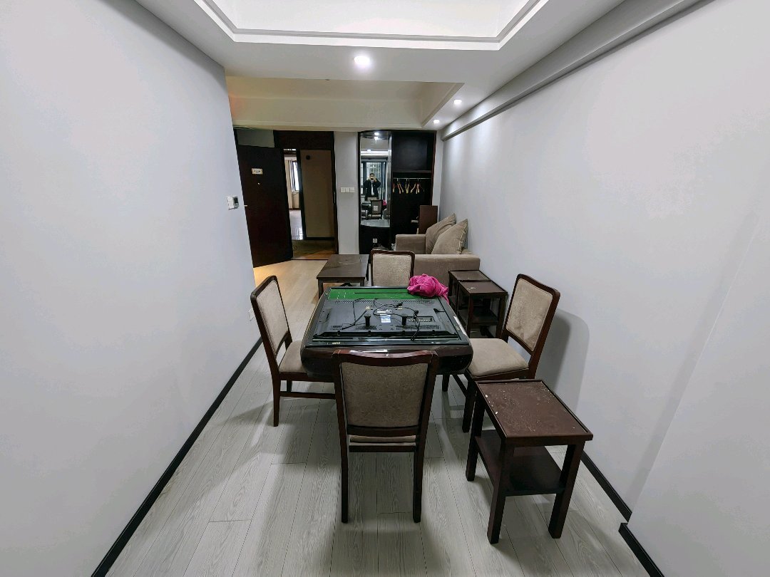 御景名邸1室1厅1卫精装修家具家电全配拎包即住！