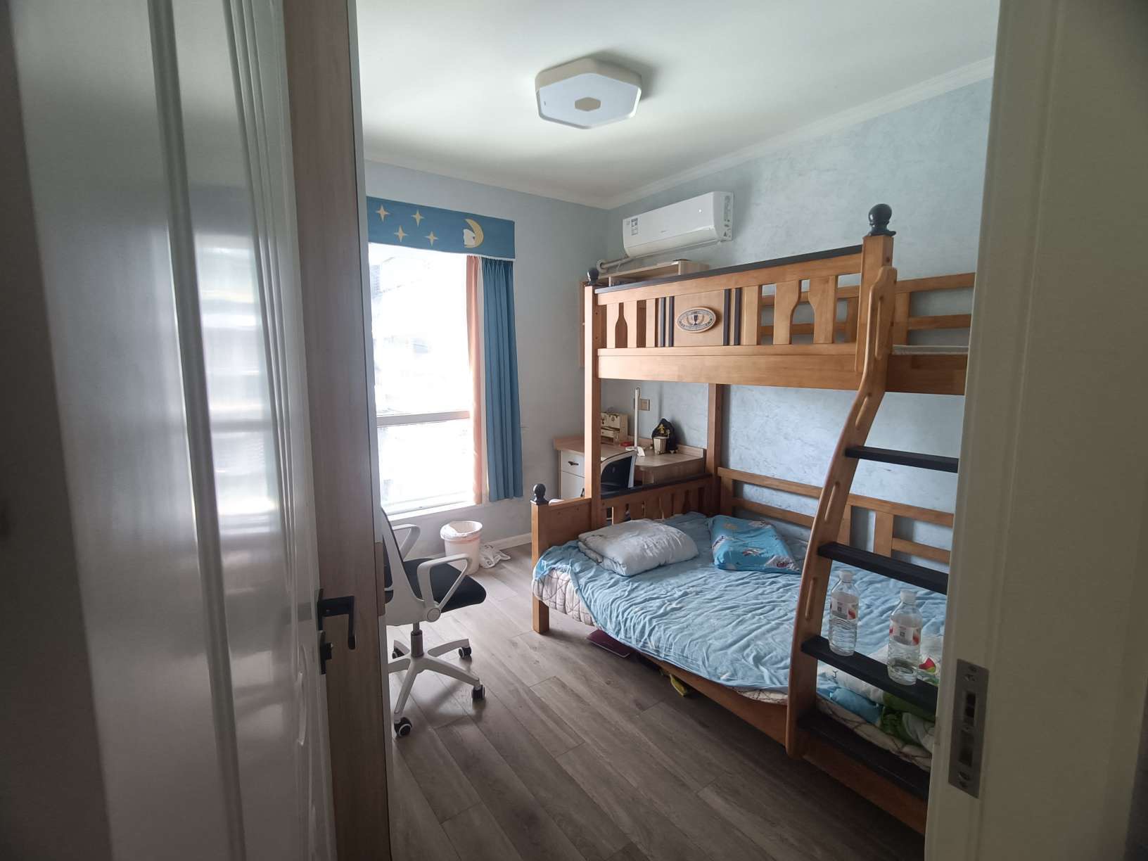 仙桃福星城3室2厅精装修保养完好家里很干净优价出租！