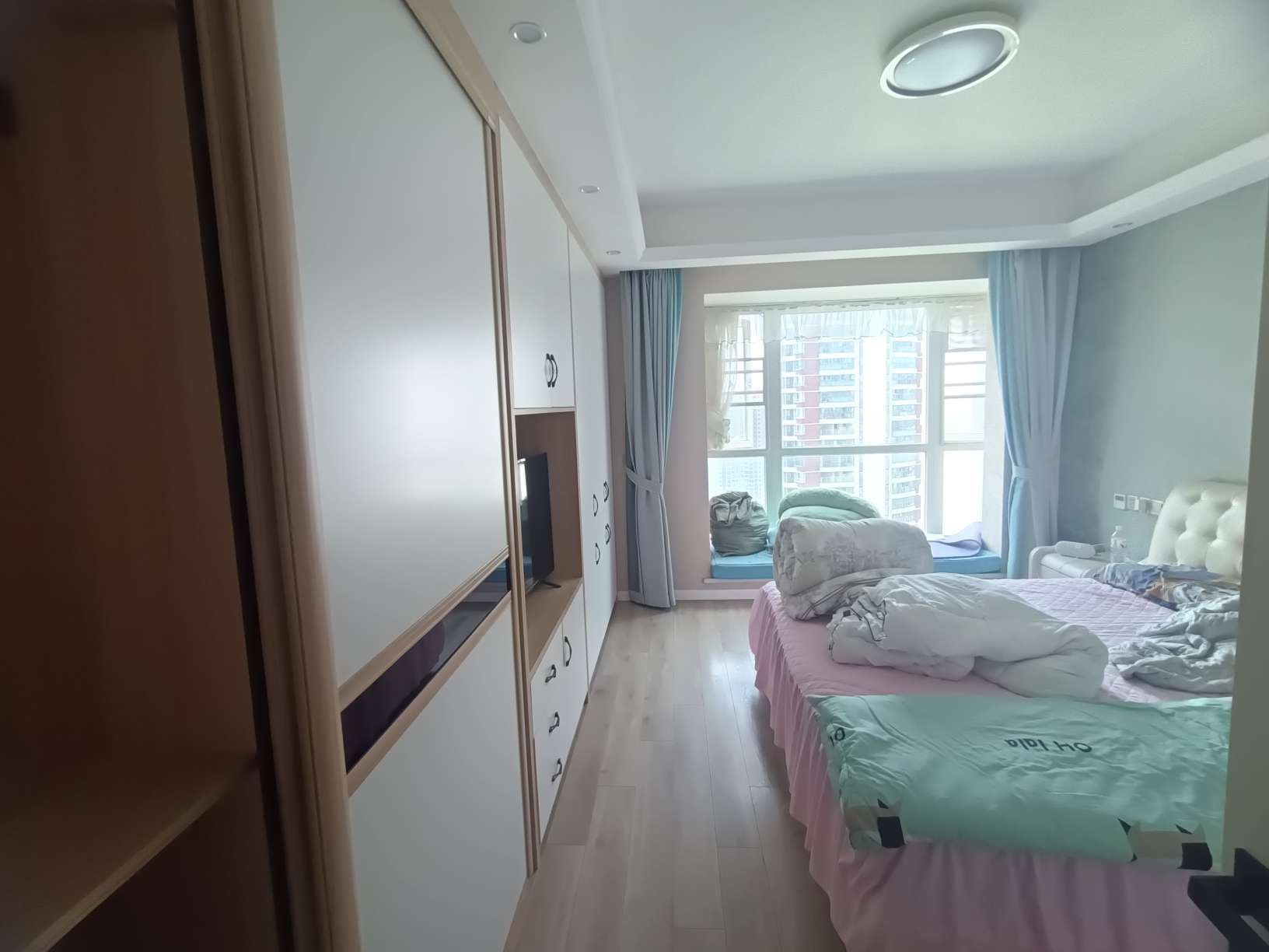 仙桃福星城3室2厅精装修保养完好家里很干净优价出租！