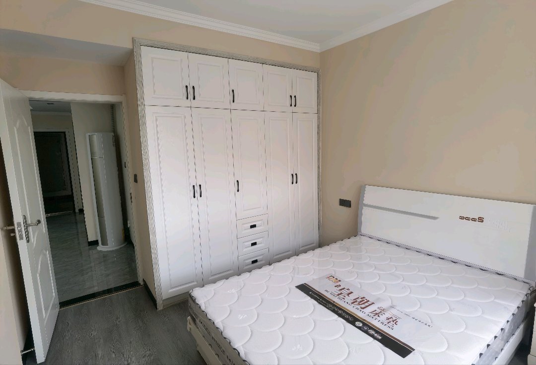 新城壹号新街2室厅1卫精装修家具家电配优价出租！