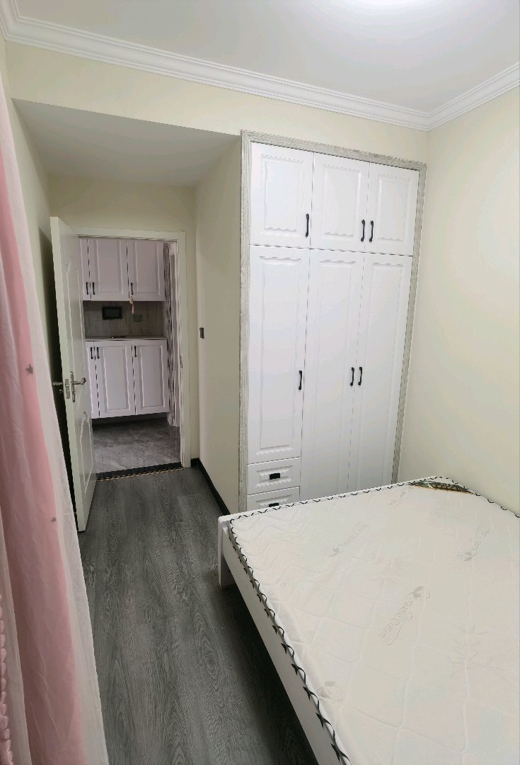 新城壹号新街2室厅1卫精装修家具家电配优价出租！