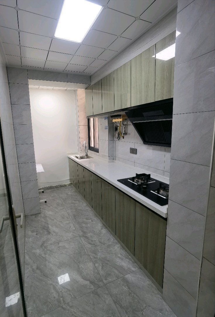 新城壹号新街2室厅1卫精装修家具家电配优价出租！