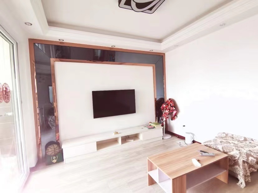 和合国际城4期2室2厅1卫  精装修 家具家电都有 拎包即住！