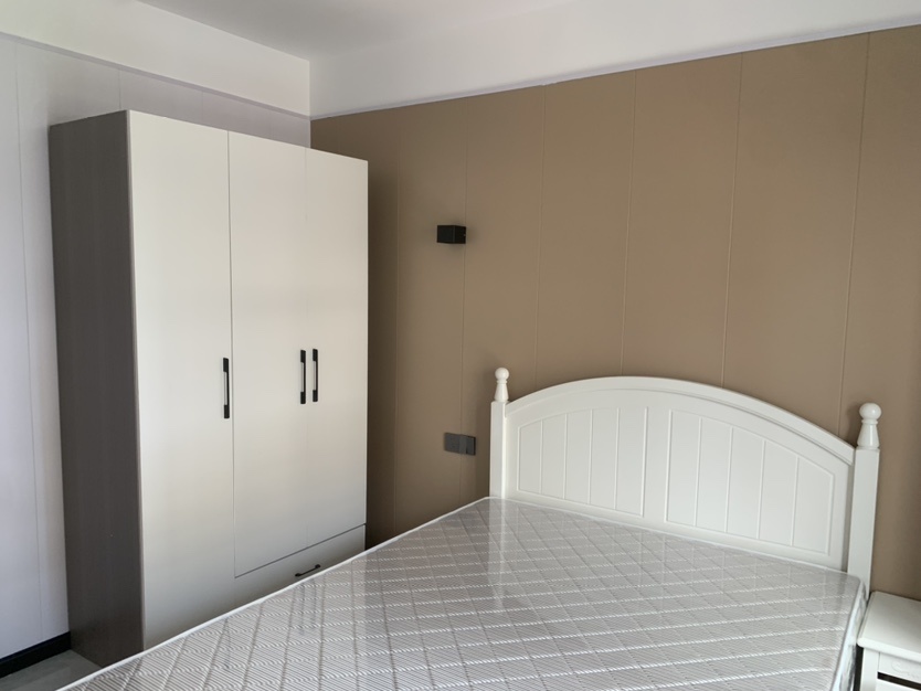 森林国际城1室2厅1厨一卫精装修家具家电全配优价出租！