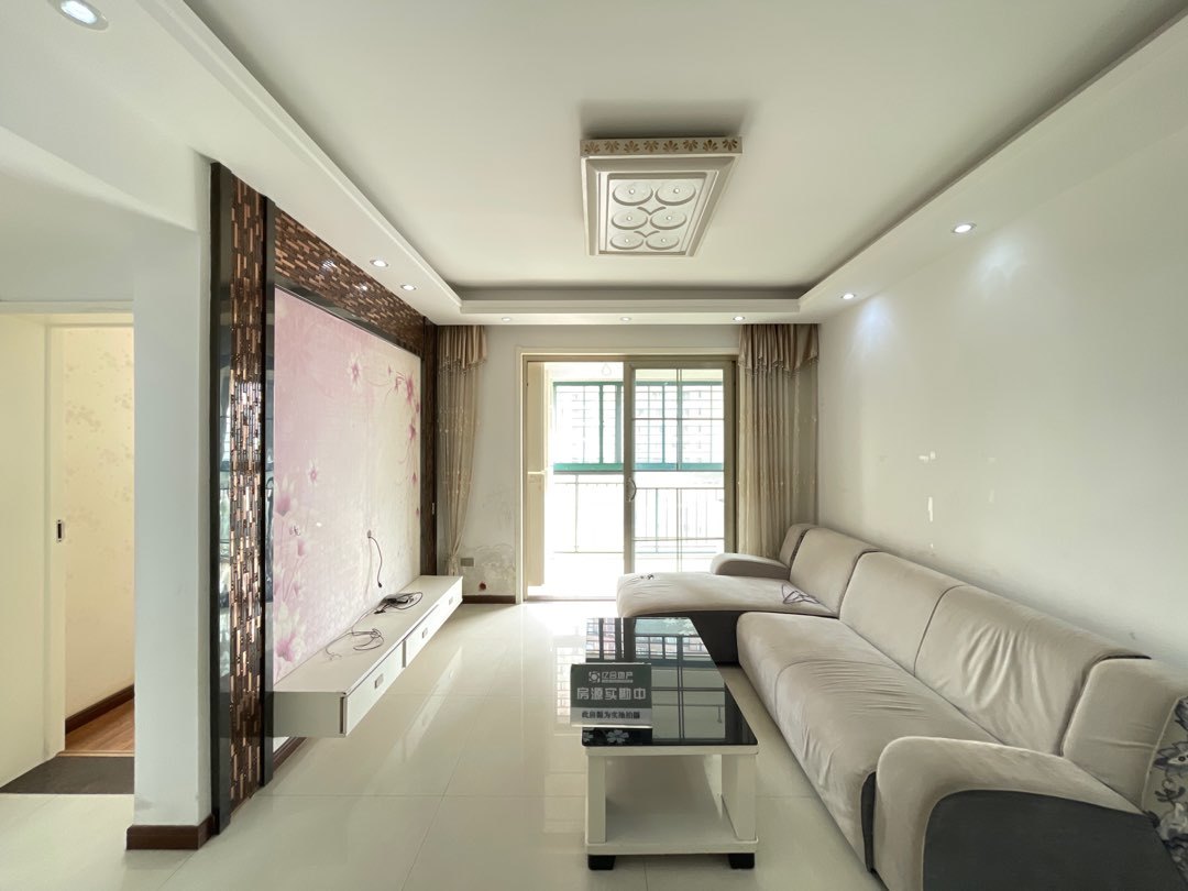 漫城林语2室2厅1厨1卫 精装修 家具家电全配 1300元 优价出租！