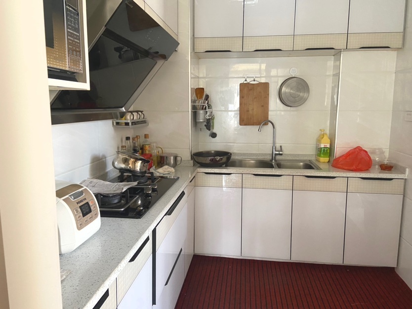 森林国际城2室2厅1卫精装修家具家电全配保养完好！优价出租！