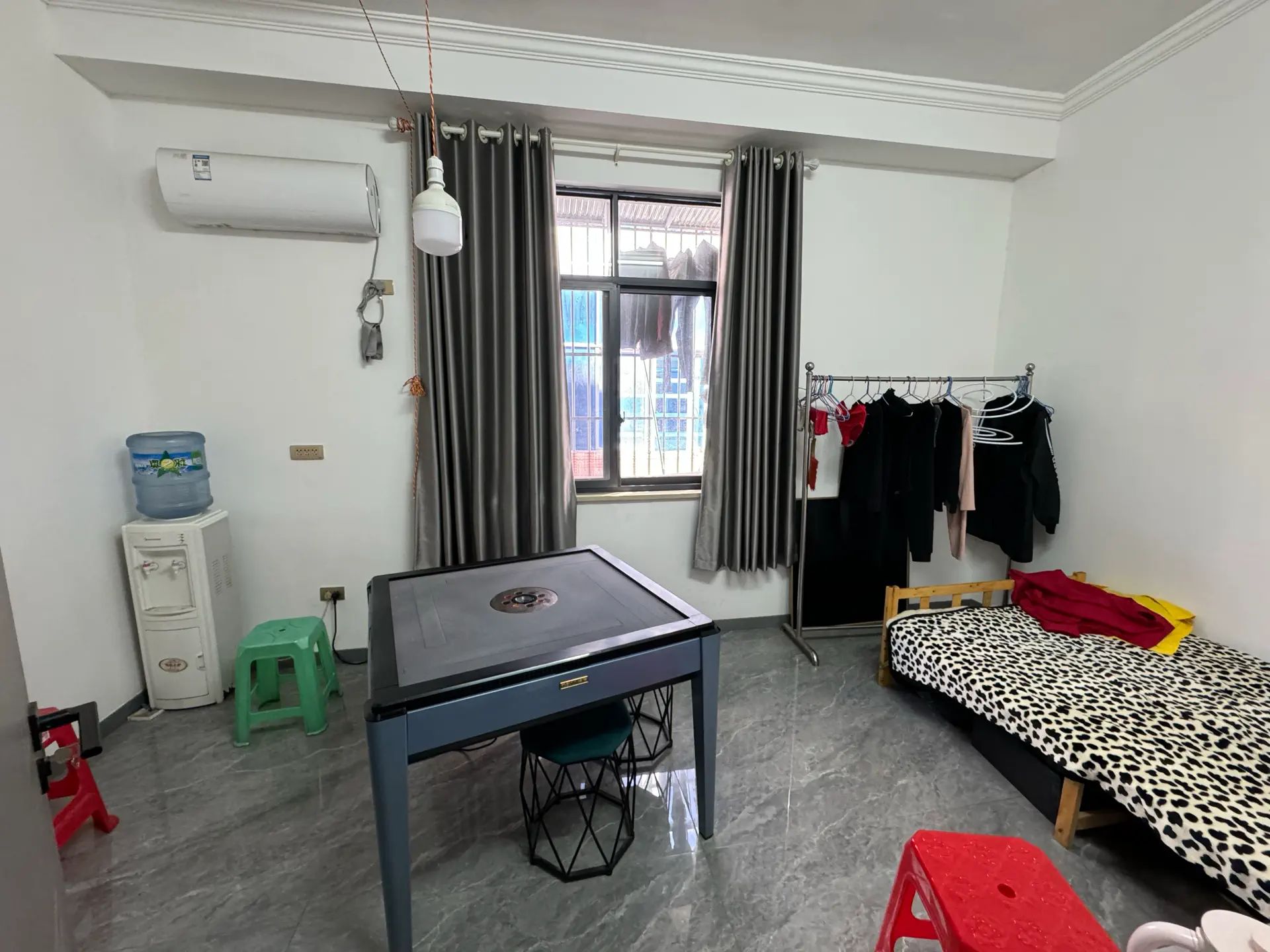 城南福星城旁2杆4层全新装修优价出售