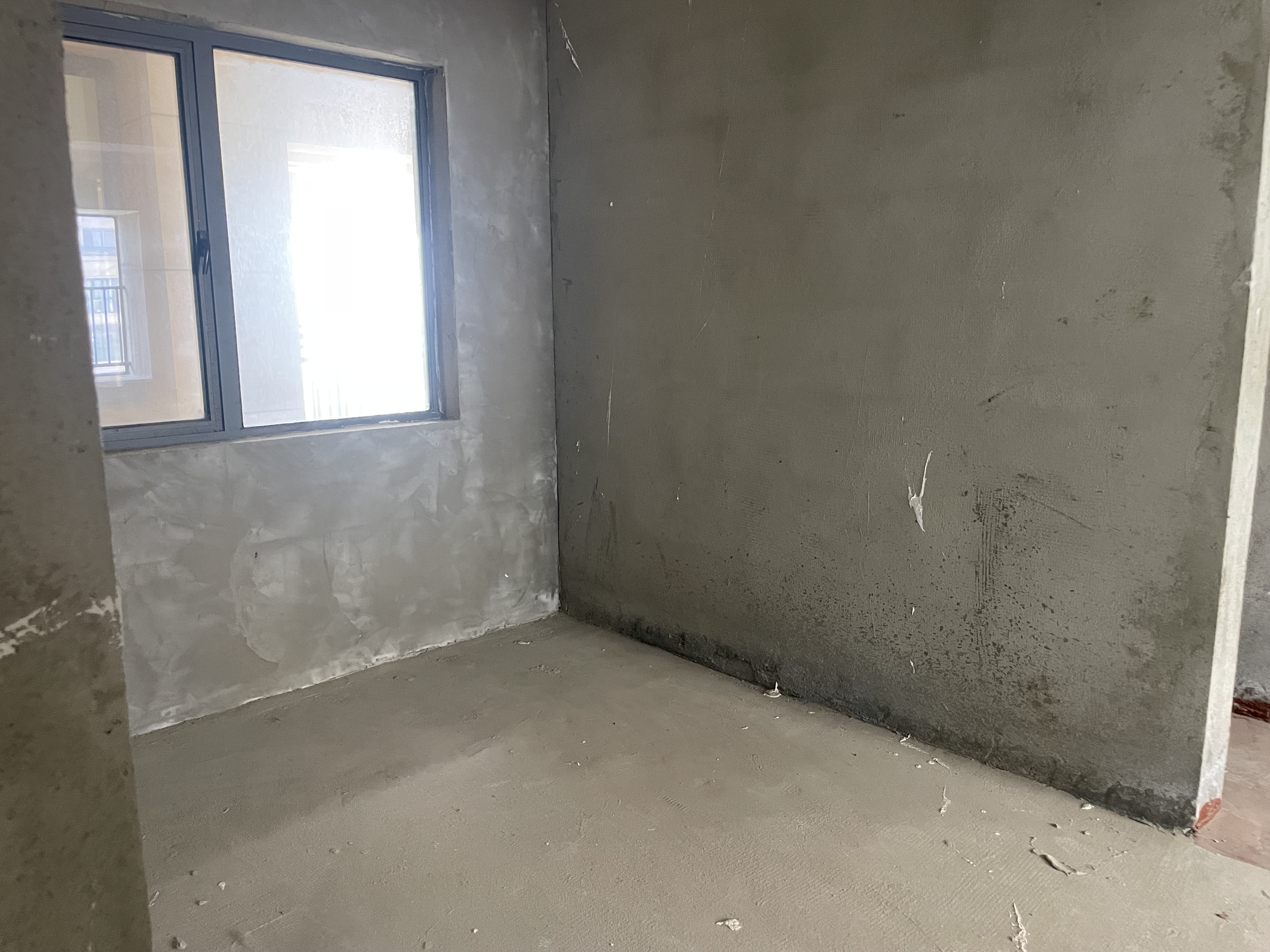 森林国际城翡冷翠3室2厅2卫全新毛坯房楼下就是新二中二小，旁边就是沔阳公园