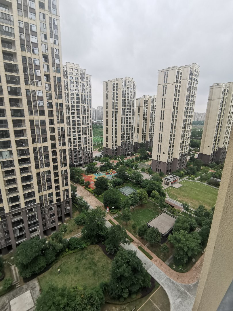 蓝天新城3室2厅2卫边户边户南通双阳台优价出售！