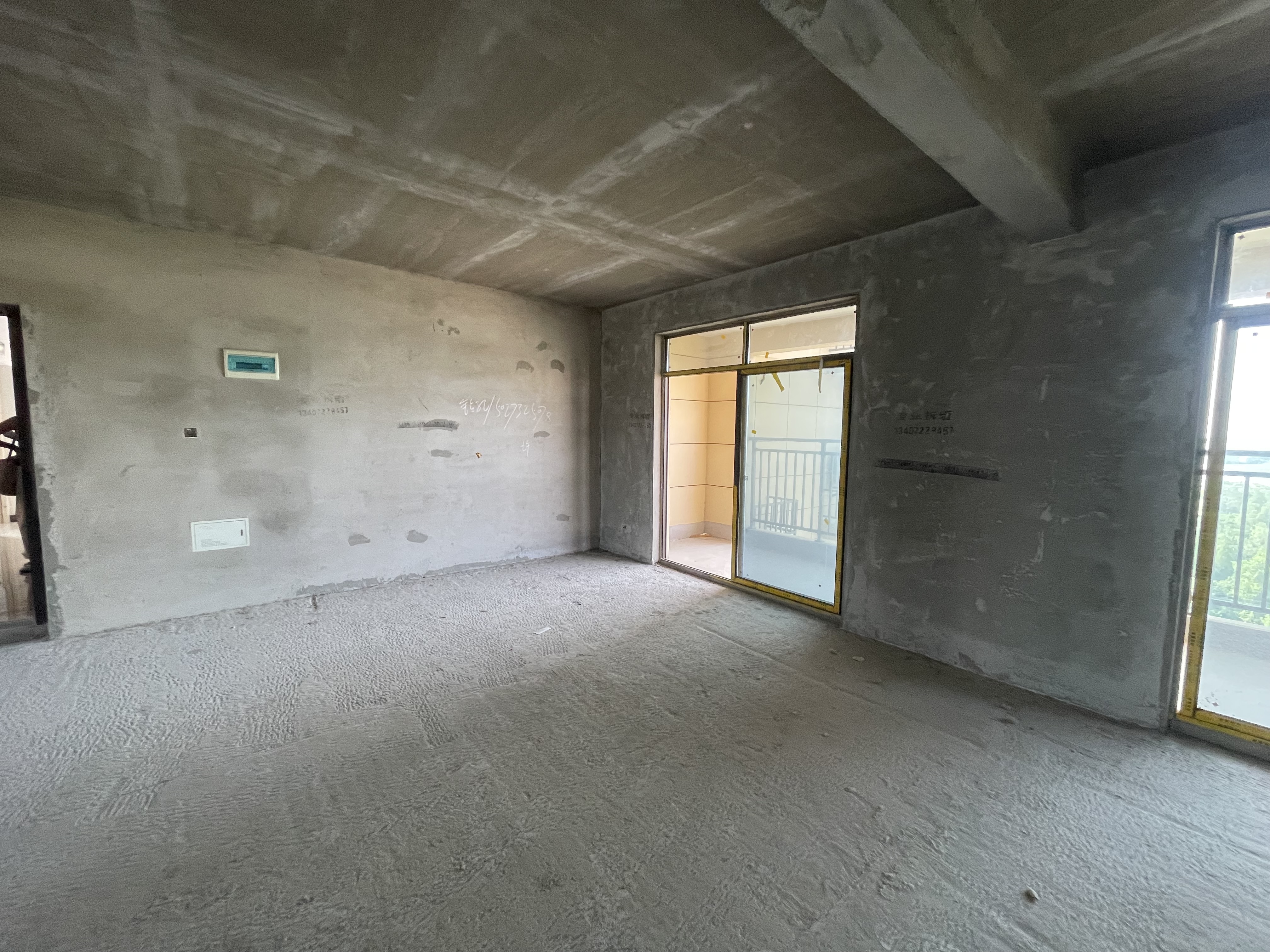 蓝天新城3室2厅2卫边户边户南通双阳台优价出售！