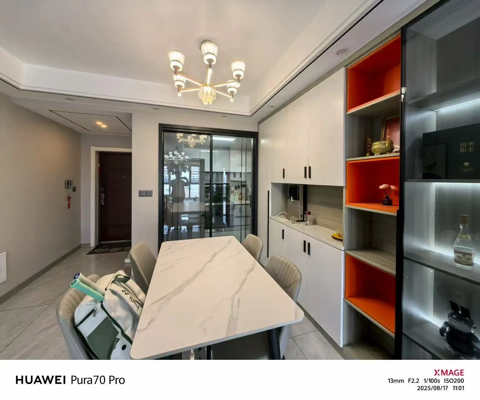 御湖世家3室2厅2卫精装修家具家电全配优价出售！