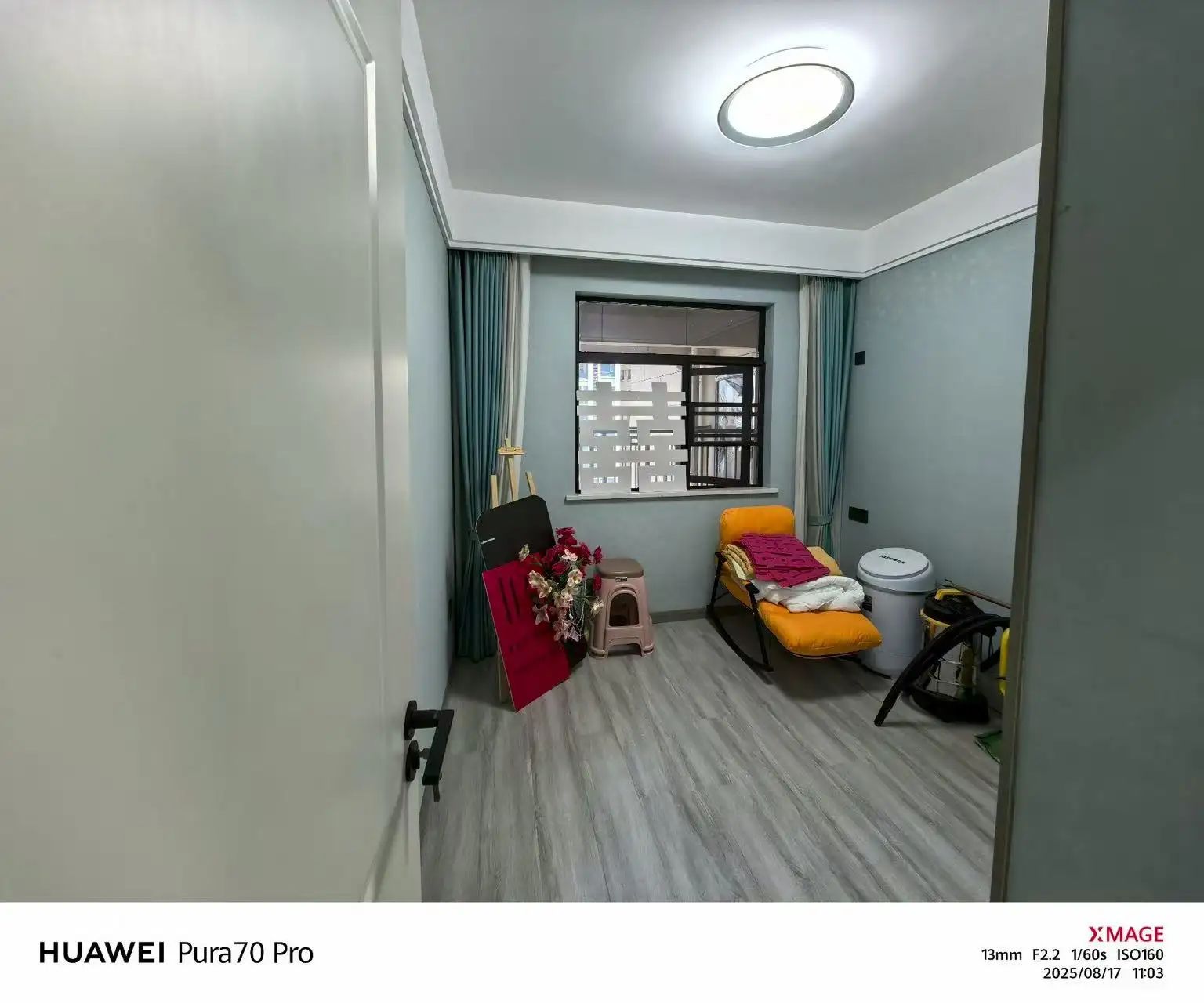 御湖世家3室2厅2卫精装修家具家电全配优价出售！