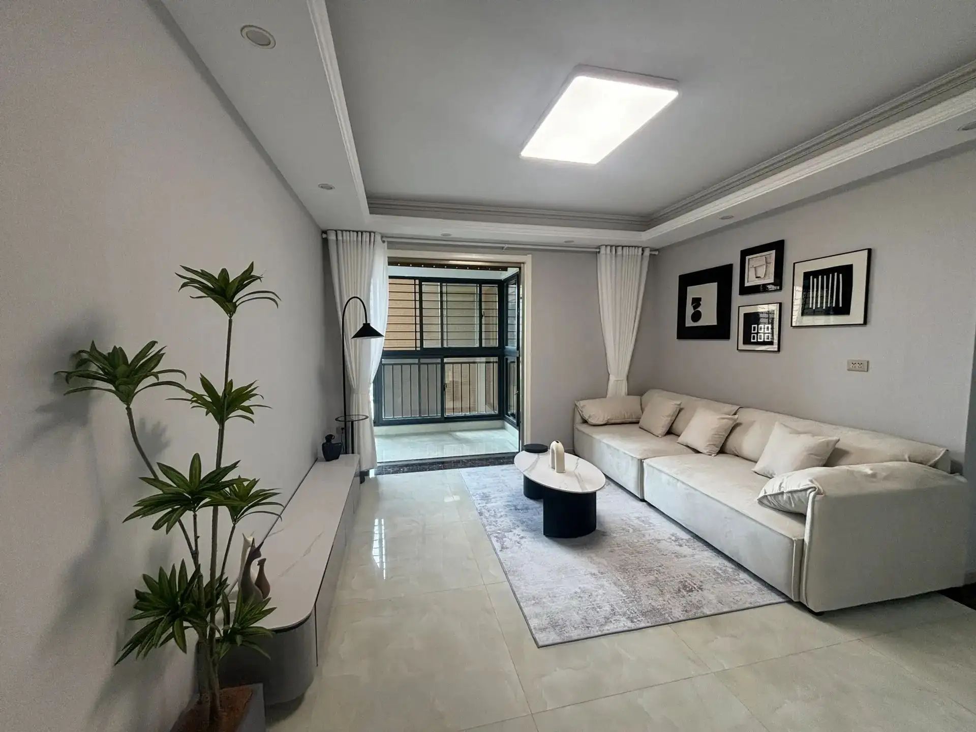 翰林公馆2室2厅精装修家具家电全配拎包即住，机会难得！