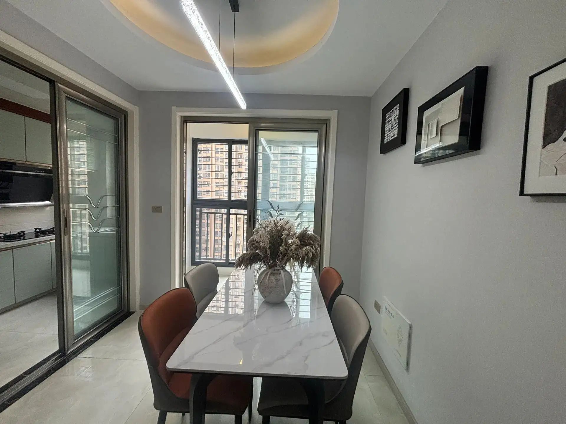 翰林公馆2室2厅精装修家具家电全配拎包即住，机会难得！