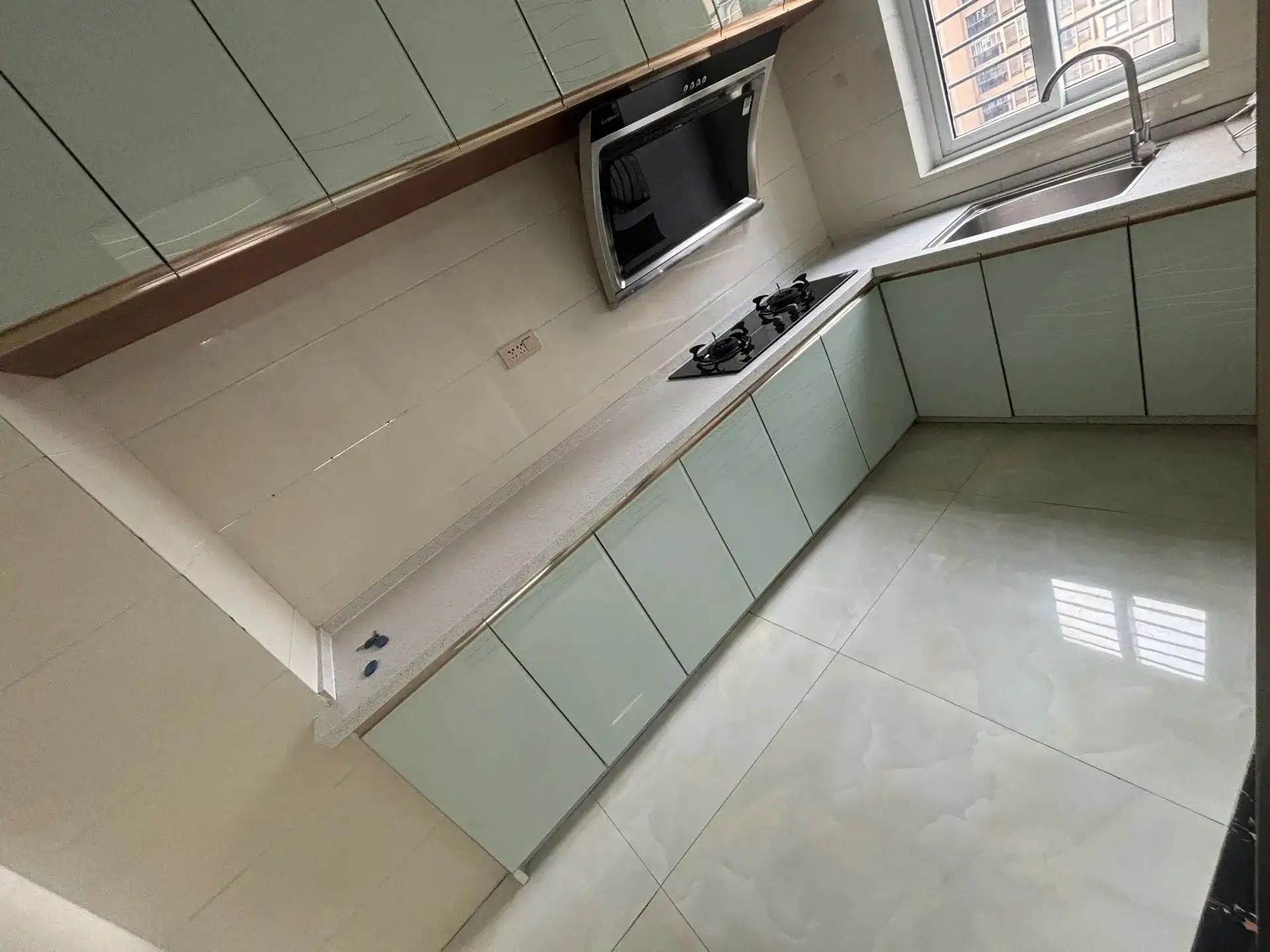 翰林公馆2室2厅精装修家具家电全配拎包即住，机会难得！