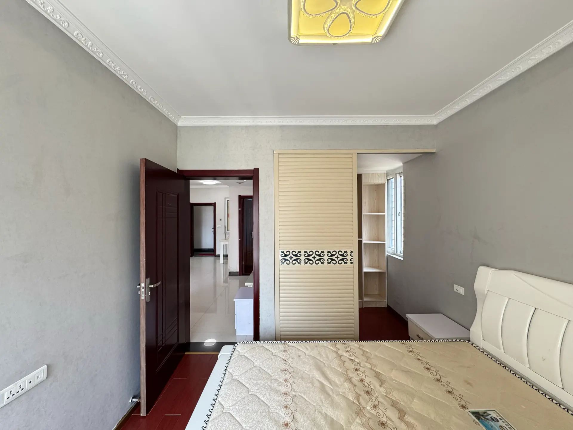 翰林公馆2室2厅1卫精装修保养完好拎包即住居家的理想选择！