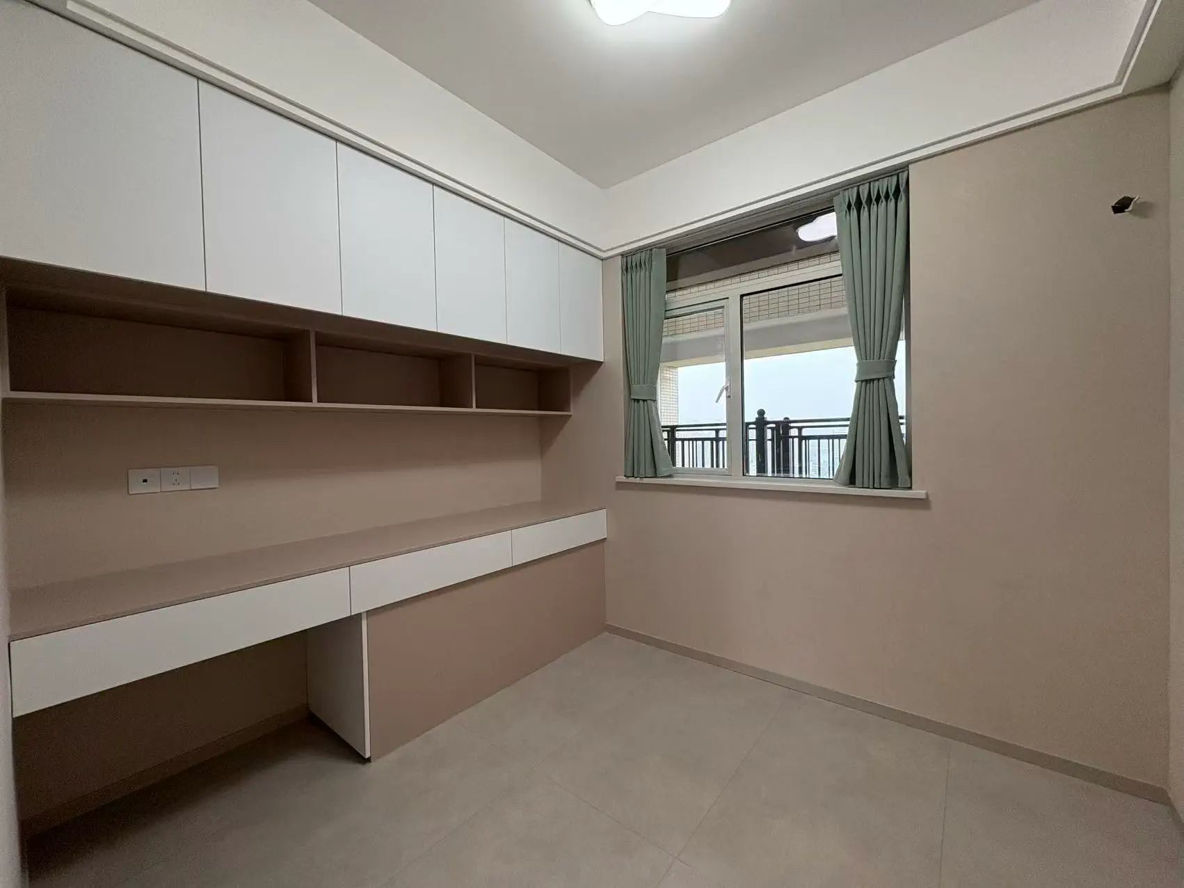 沔阳天泽园大学的旁边出行和购物都非常方便