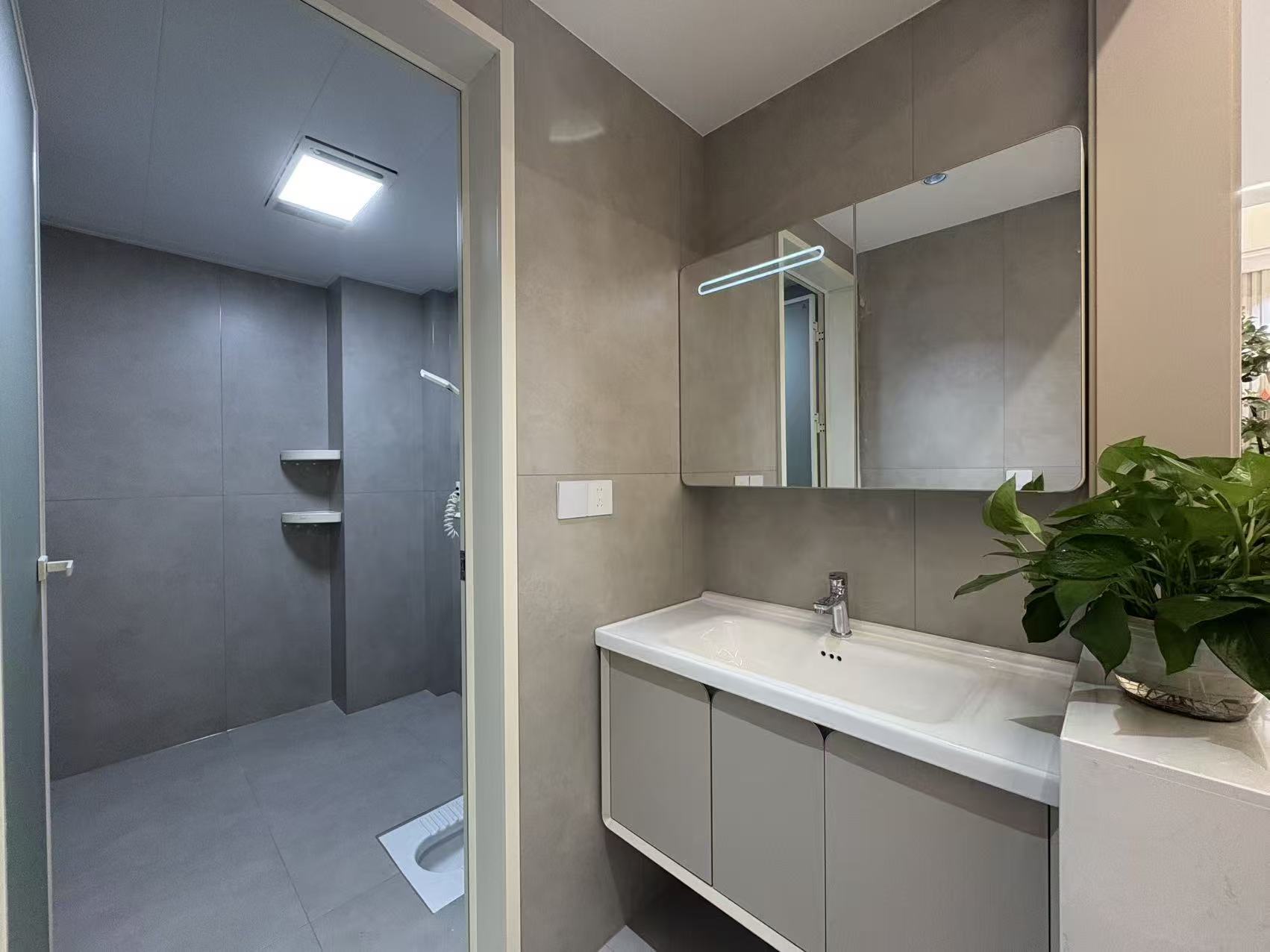 沔阳天泽园大学的旁边出行和购物都非常方便