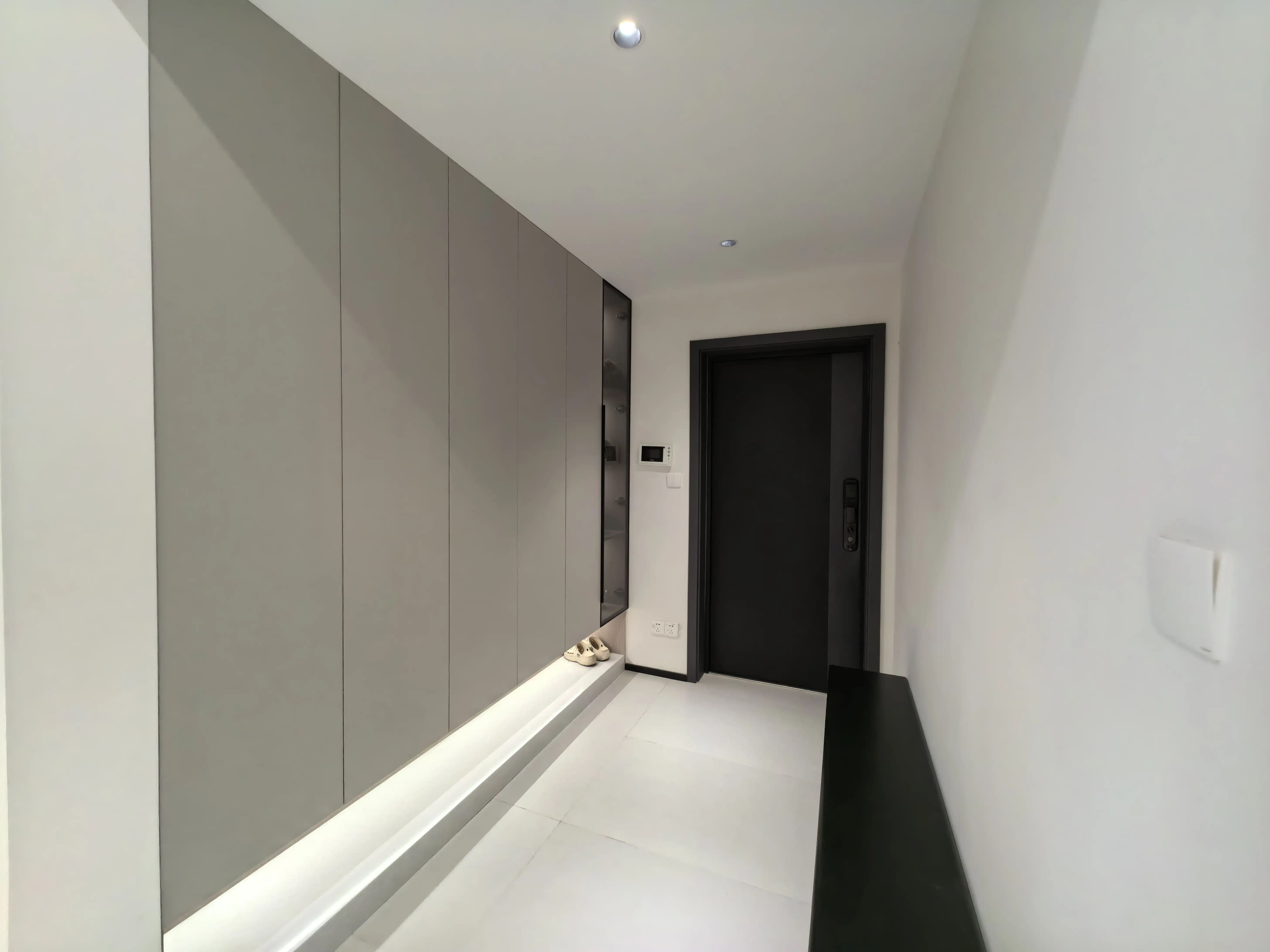 公园世家3室2厅2卫全新精装修没有怎么住过,家具家电全配，拎包即住！