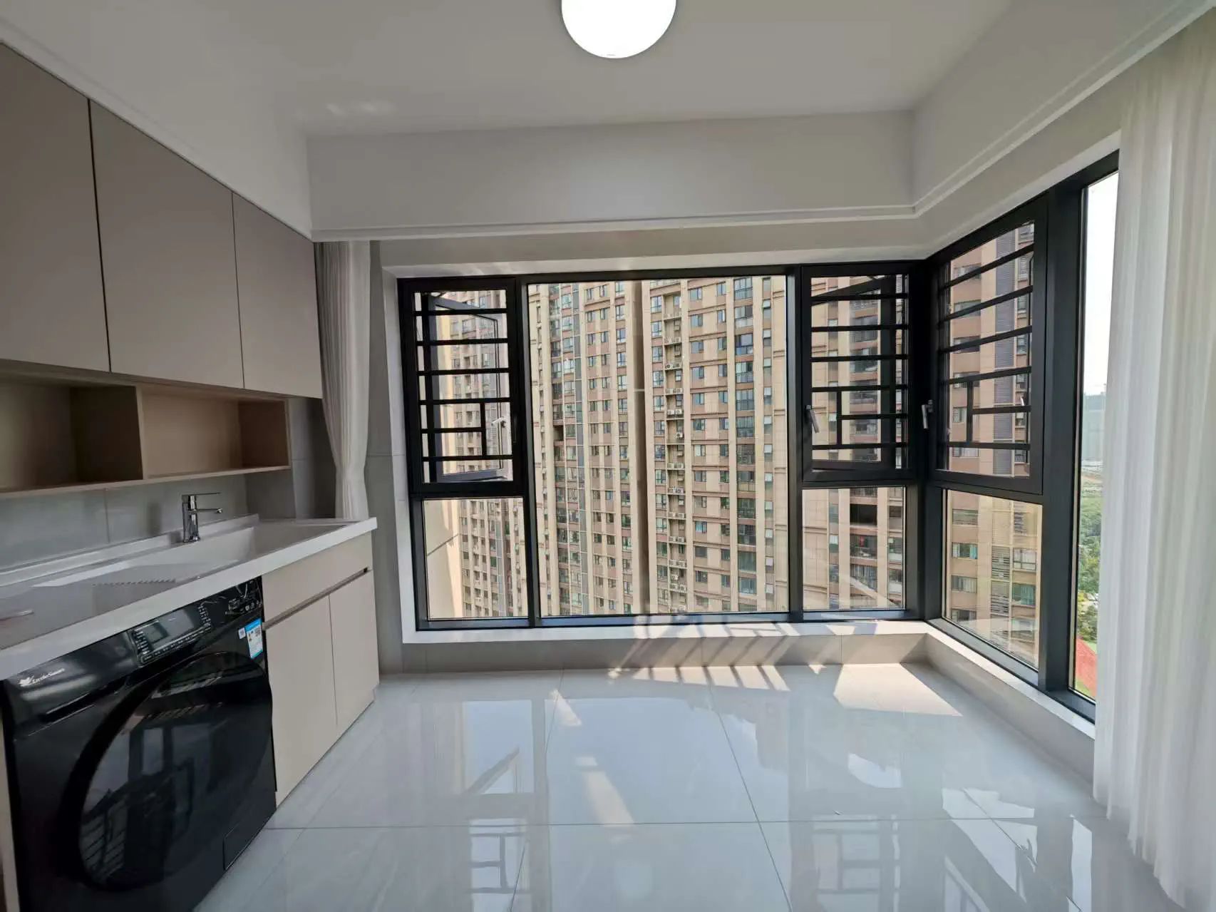 元泰未来城B2区，3室2厅2卫精装修拎包即住！