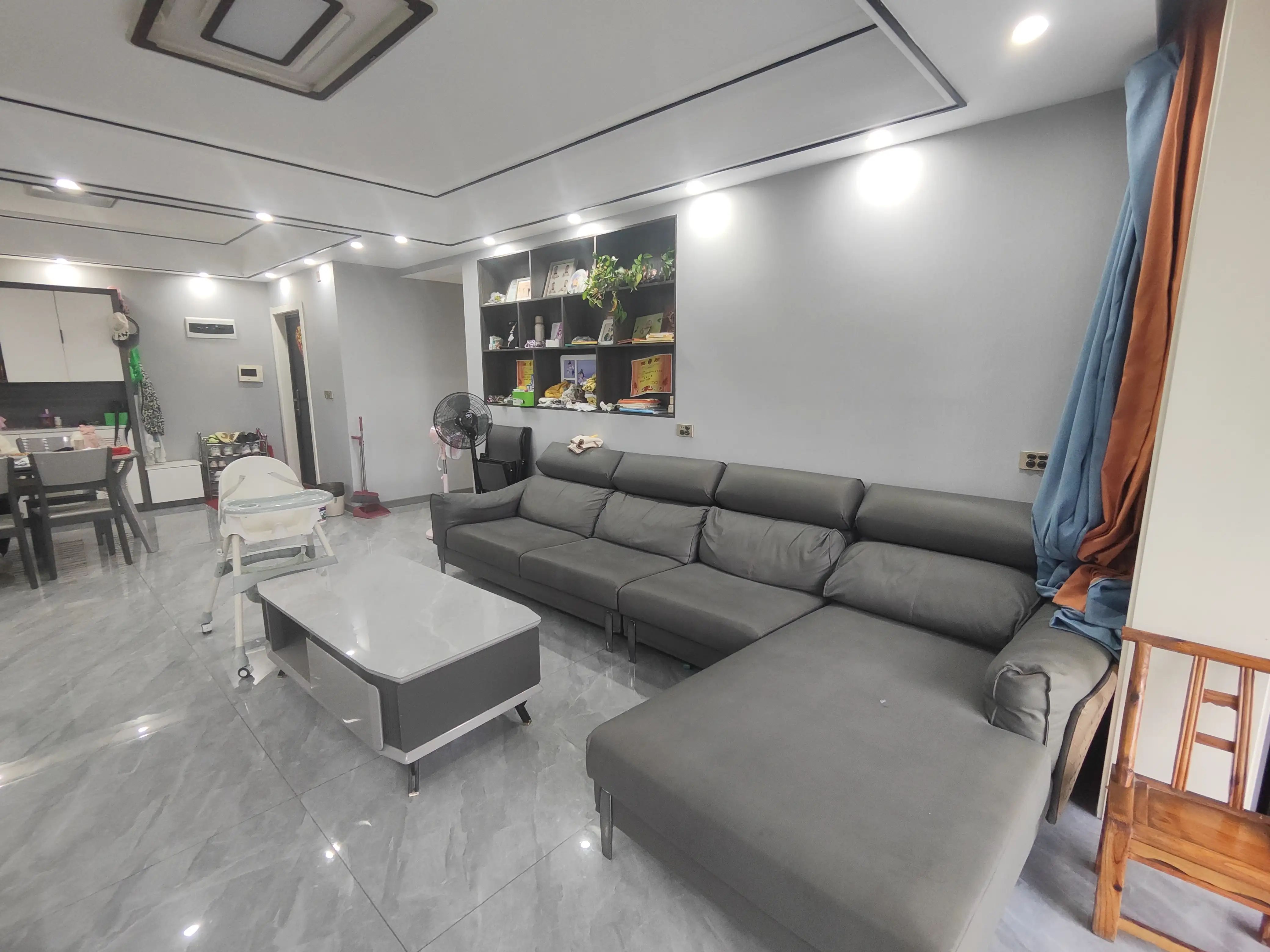 新城壹号3室2厅2卫精装修优价出售！