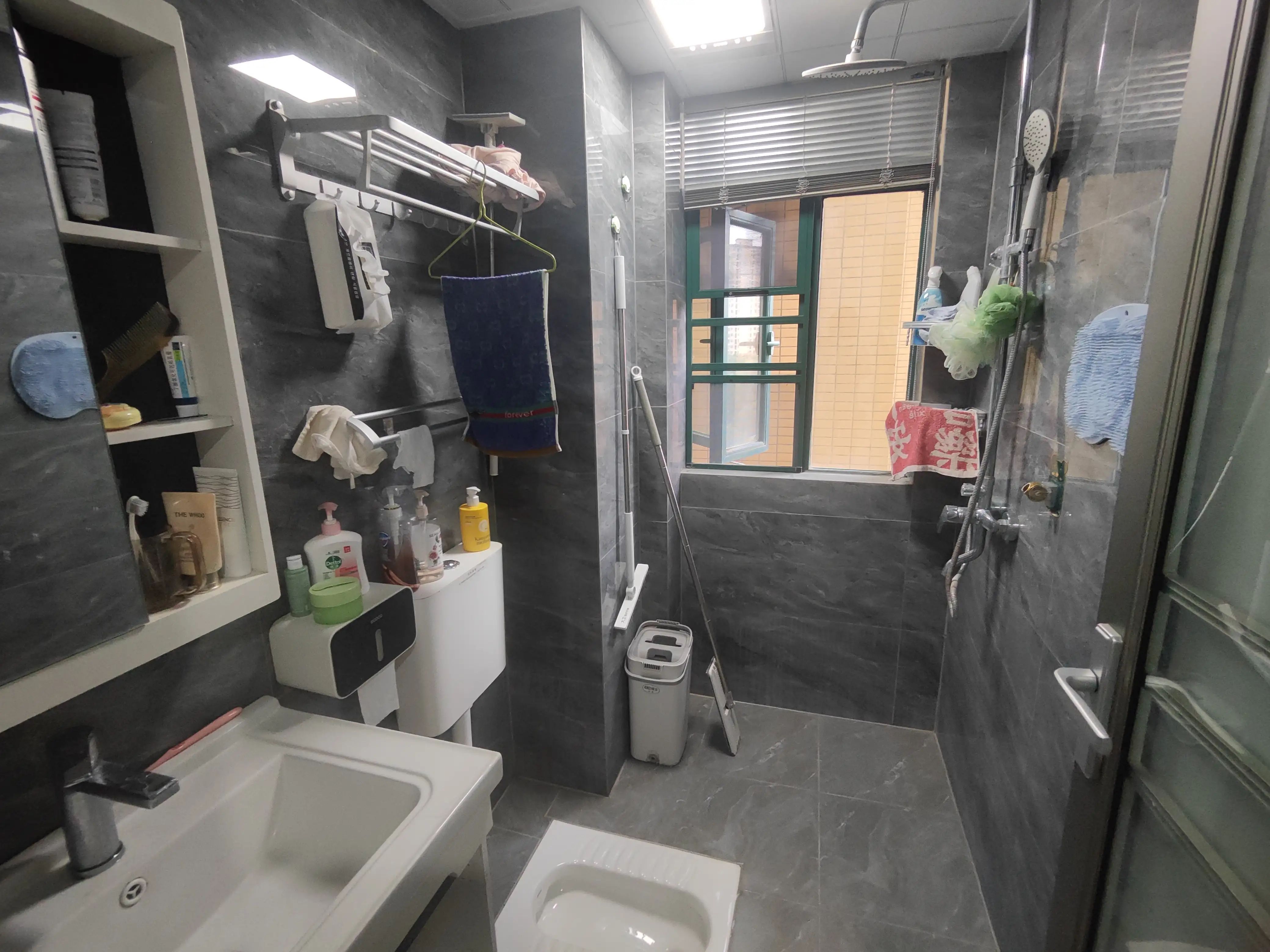 新城壹号3室2厅2卫精装修优价出售！