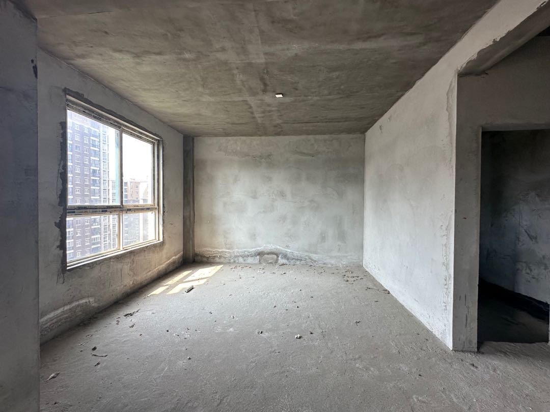 香岸华府3室2厅2卫130平米优价出售！