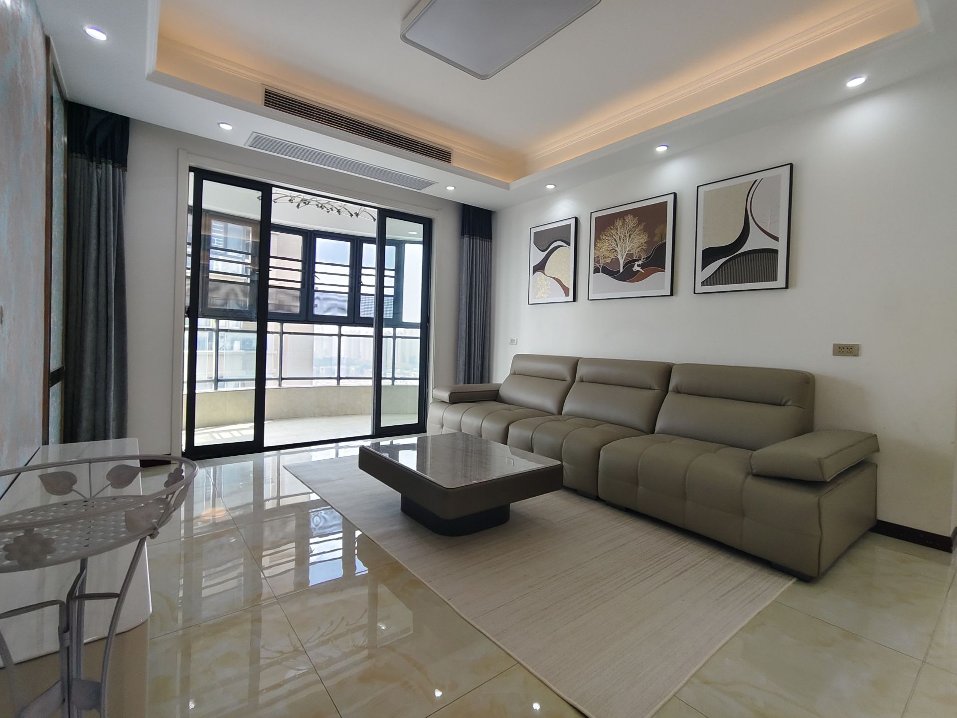 御台公馆.电梯边户.精装三房.看房有钥匙.