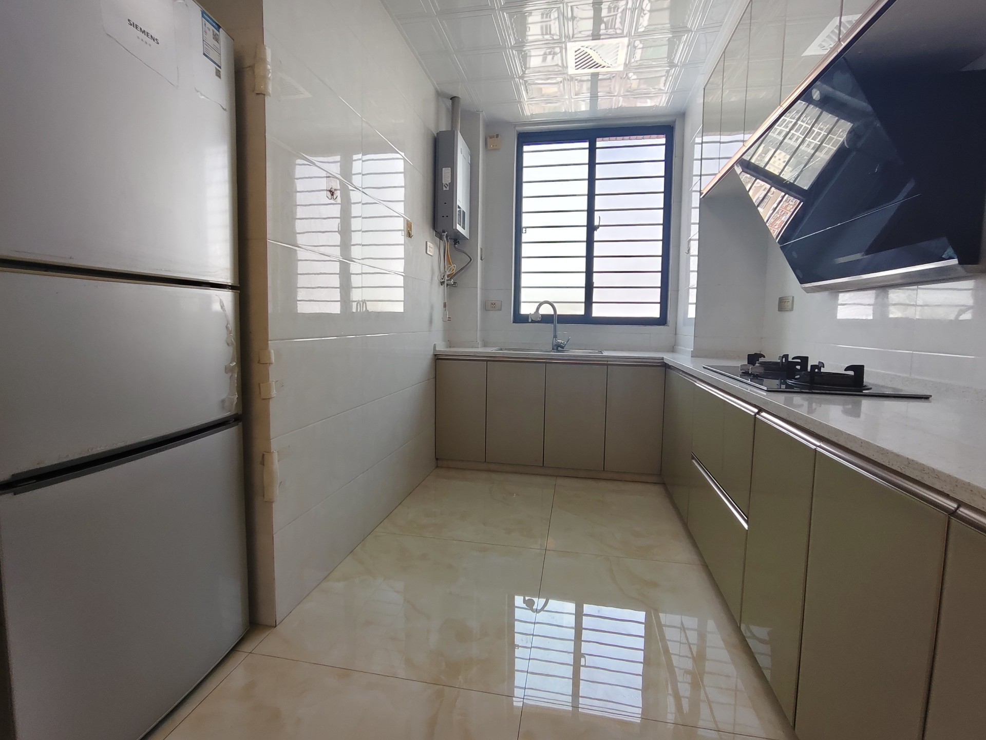 御台公馆.电梯边户.精装三房.看房有钥匙.