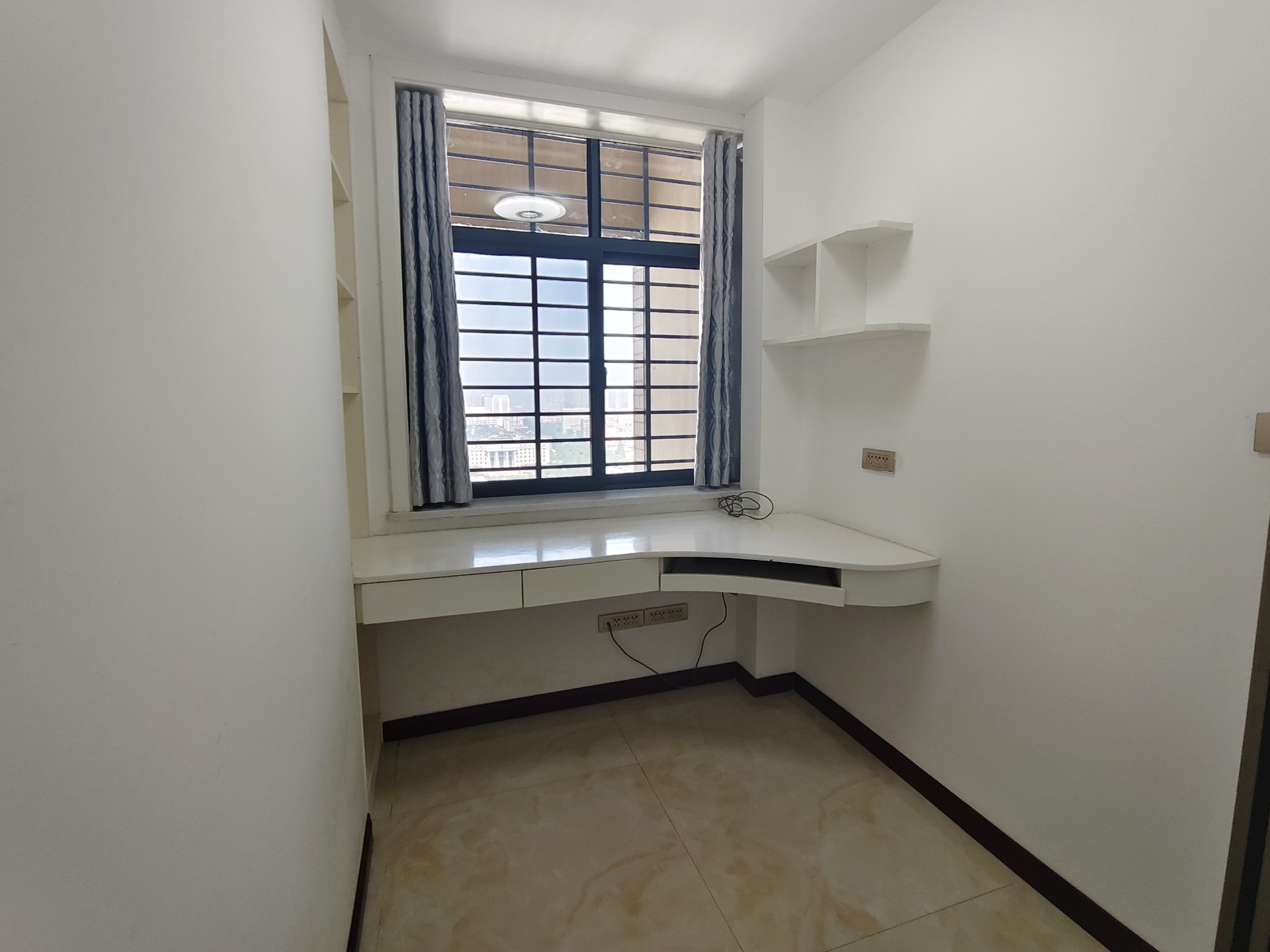 御台公馆.电梯边户.精装三房.看房有钥匙.