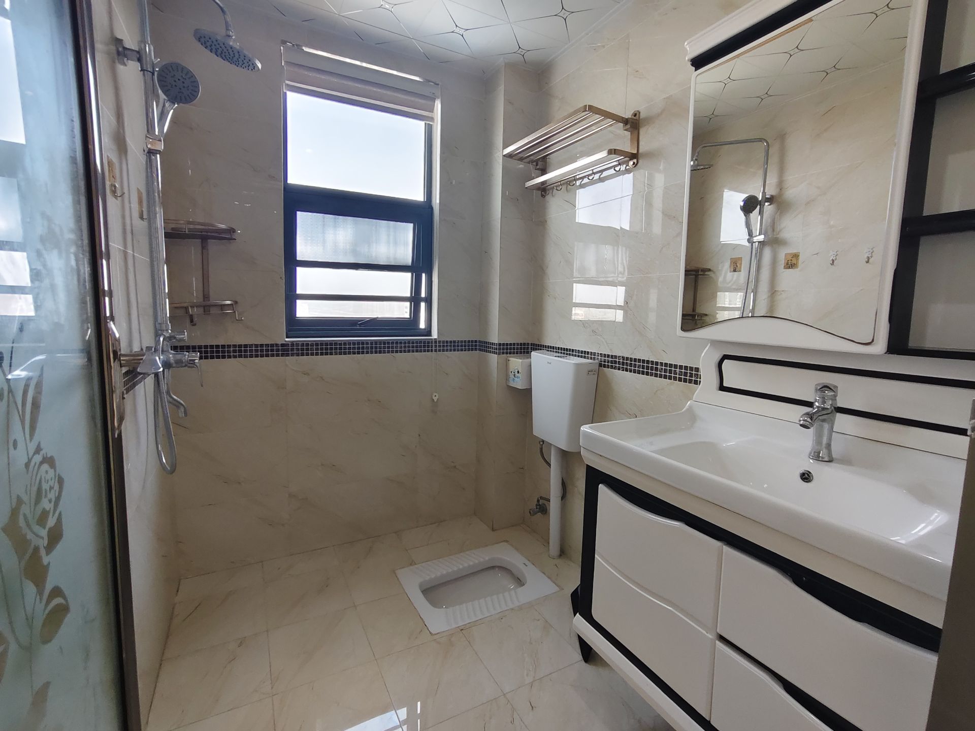 御台公馆.电梯边户.精装三房.看房有钥匙.