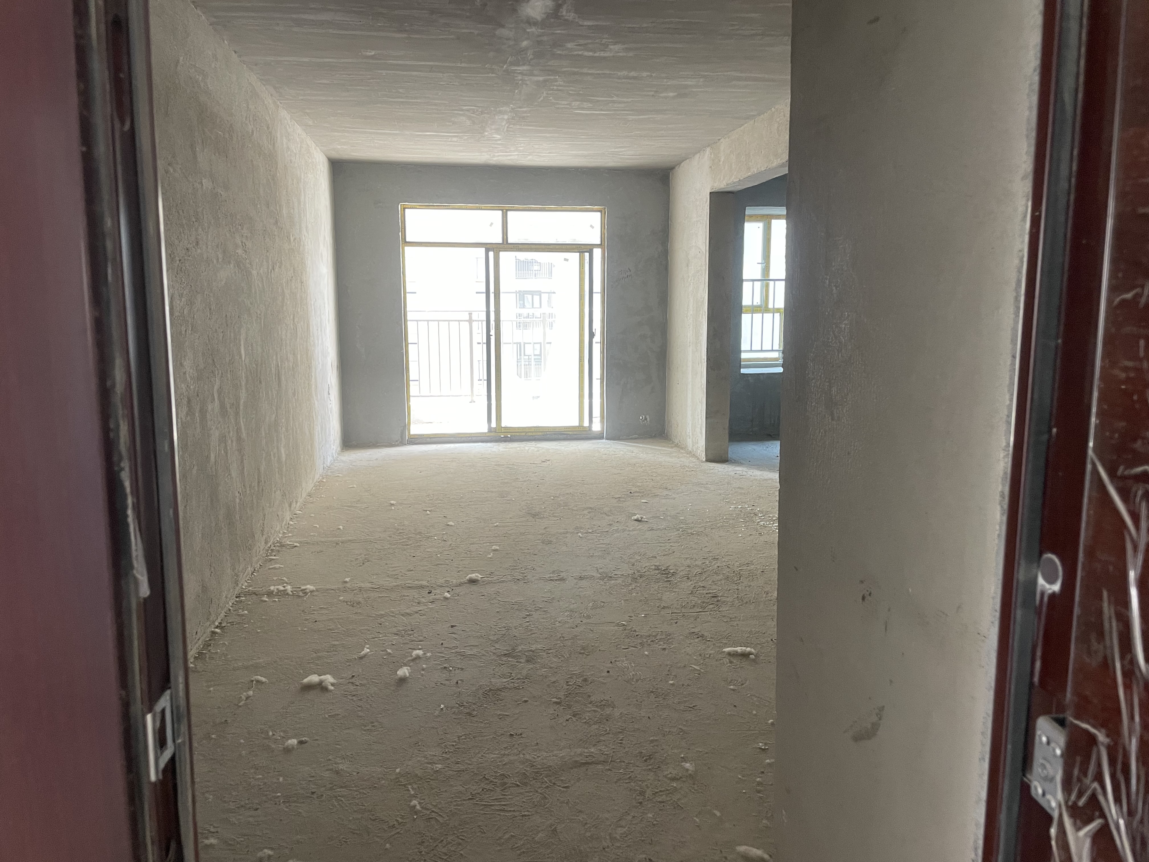 荣怀及第世家3室2厅2卫中高好楼层证件满2年了优价出售！