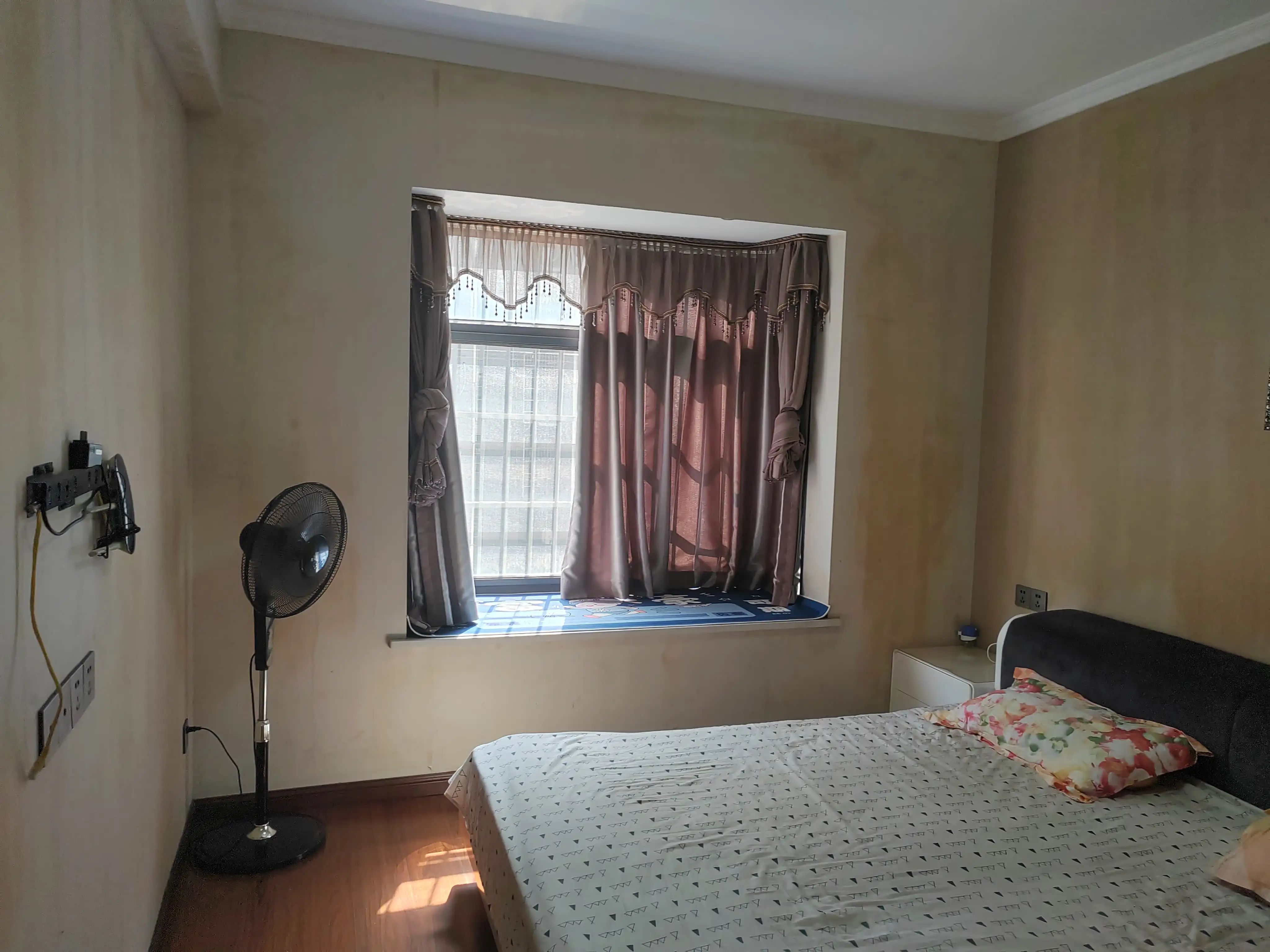 城南星城国际电梯房3室2厅2卫精装修证件齐全有电梯！