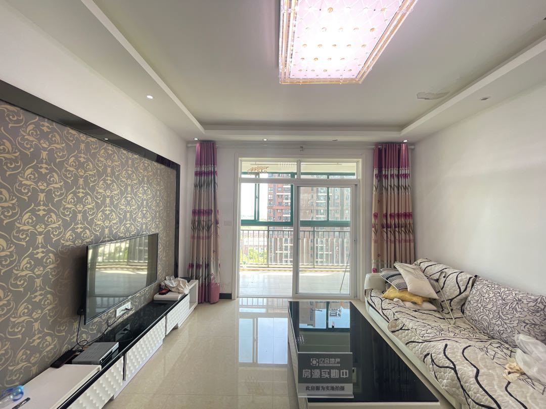 漫城林语3室2厅1卫精装修保养完好优价出售！