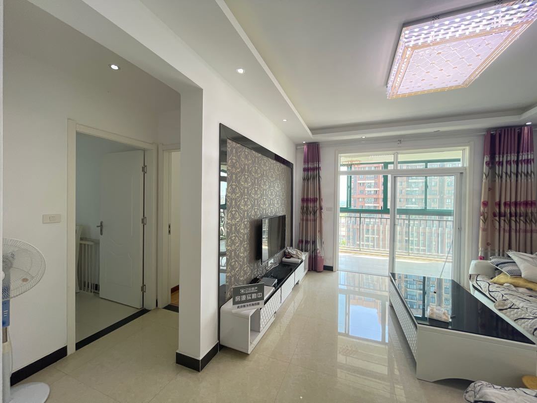 漫城林语3室2厅1卫精装修保养完好优价出售！